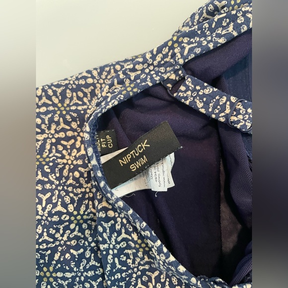 Nip Tuck Joanne Twist Front One Piece Swimsuit Navy Blue Gold Size 8 - Picture 5 of 7